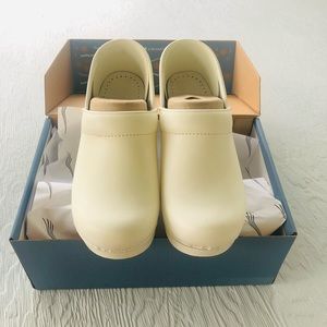 Dansko Nursing Professional Box White